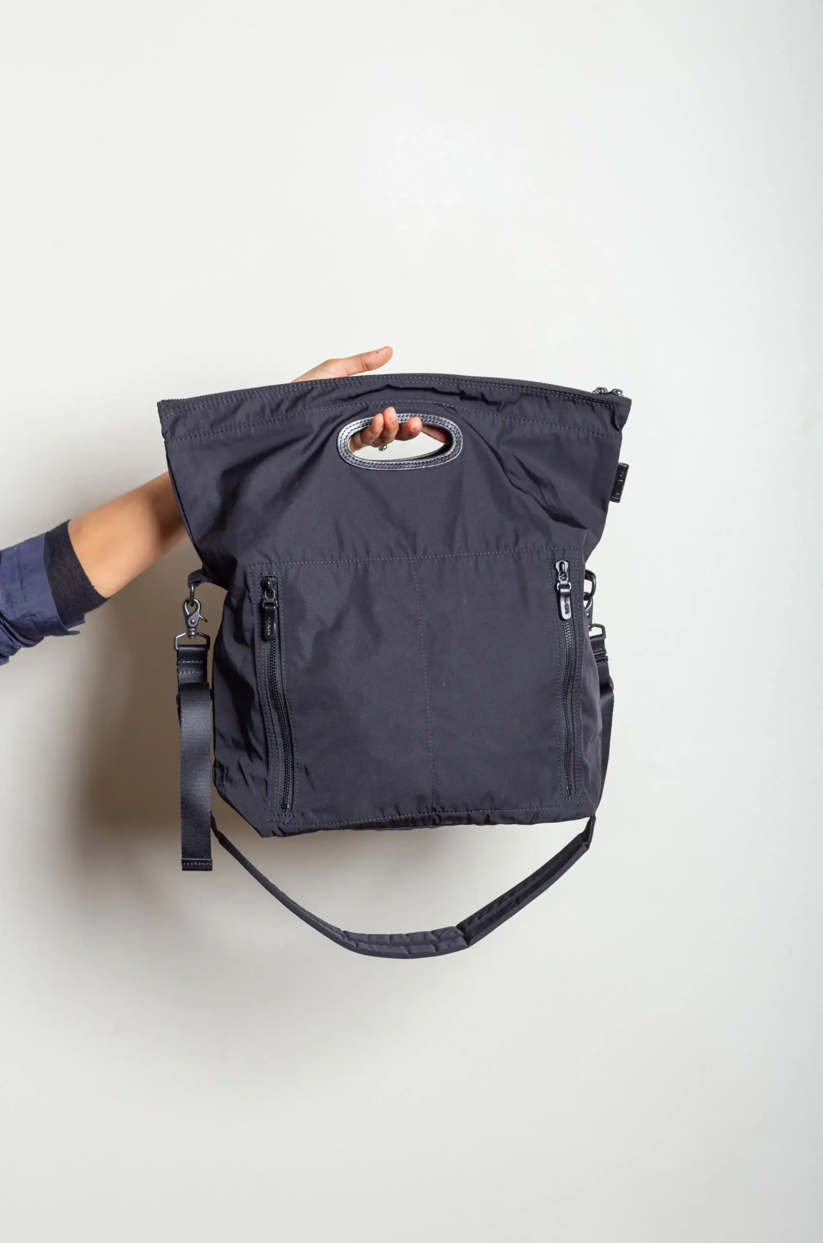 Amiacalva – PAPER BAG F008-BL – Black