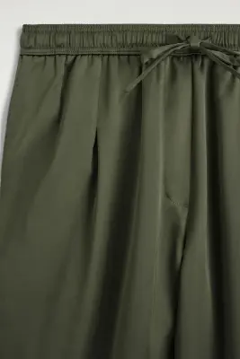 PANTALON À PLIS ET TAILLE AJUSTABLE EN SATIN - KAKI — photo 5