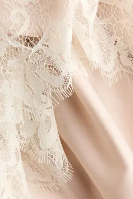 Blouse avec dentelle - Beige clair — photo 4