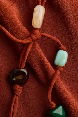 Robe en crêpe avec perles fantaisie - Orange foncé — photo 4