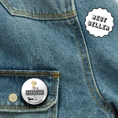 BADGE 32 MM - DESIGN INSPIRÉ DU MÉTRO PARISIEN - PARISIENNE TECKEL — photo 2