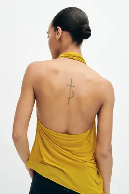Top asymétrique avec dos nu - Jaune moutarde — photo 3