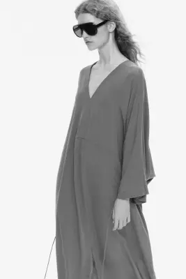 Robe en crêpe avec détail à nouer - Beige foncé — photo 1