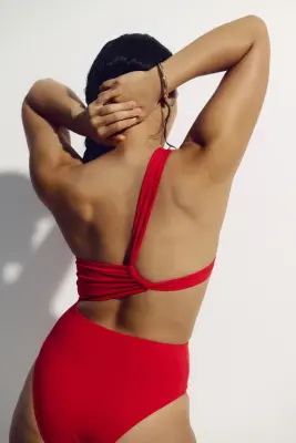 Maillot de bain asymétrique avec découpe - Rouge vif — photo 5