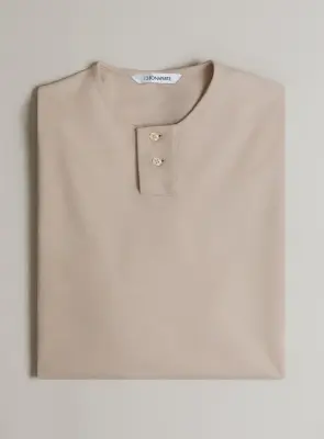 2 Buttons T-Shirt in Beige Technical Knit