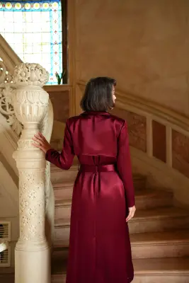Cameron Satin Trenchcoat - Bordeaux — photo 4