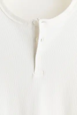 T-shirt Slim Fit à col tunisien en coton côtelé - Blanc — photo 4