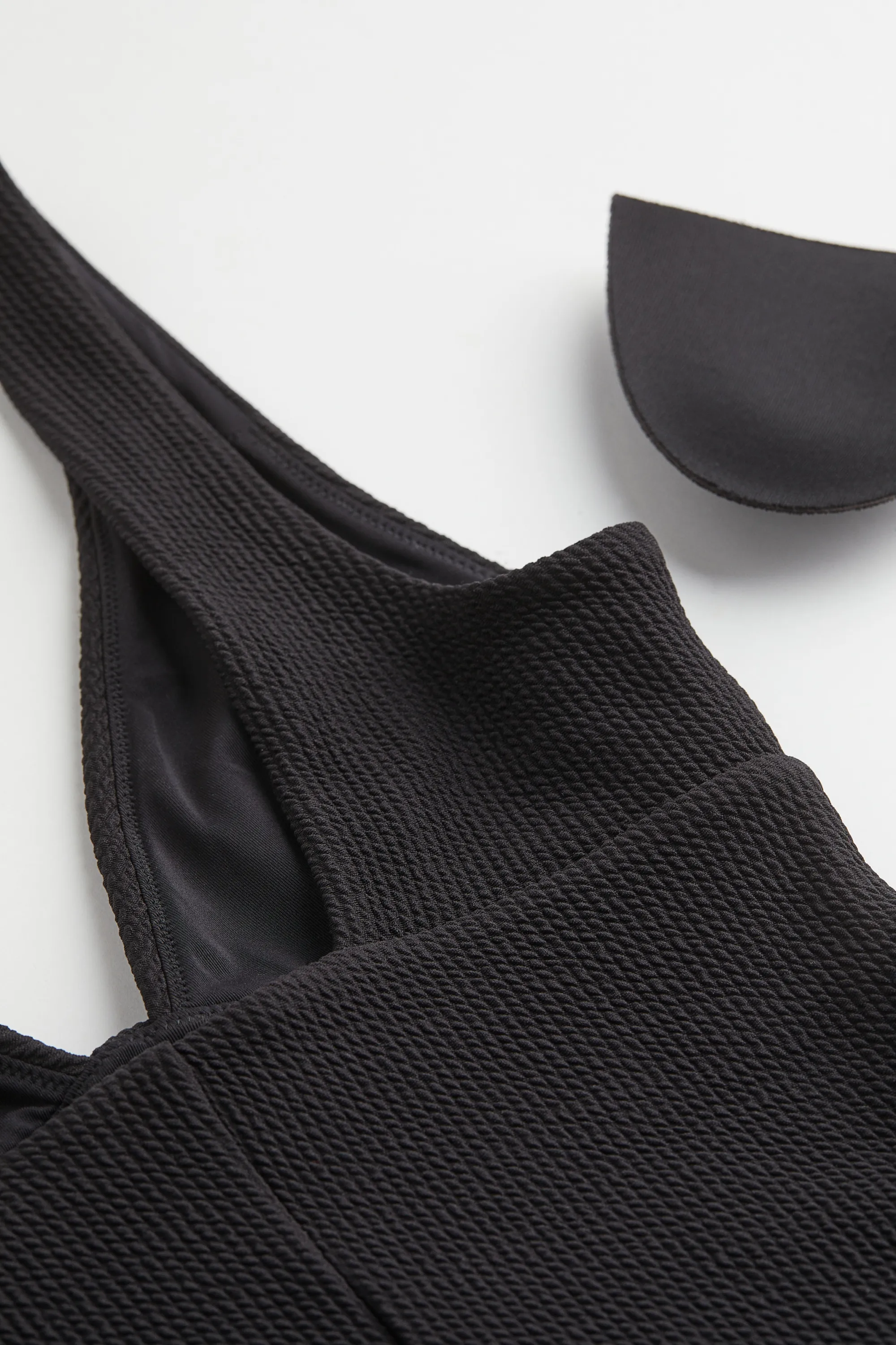 Maillot de bain côtelé avec jambes échancrées - Noir