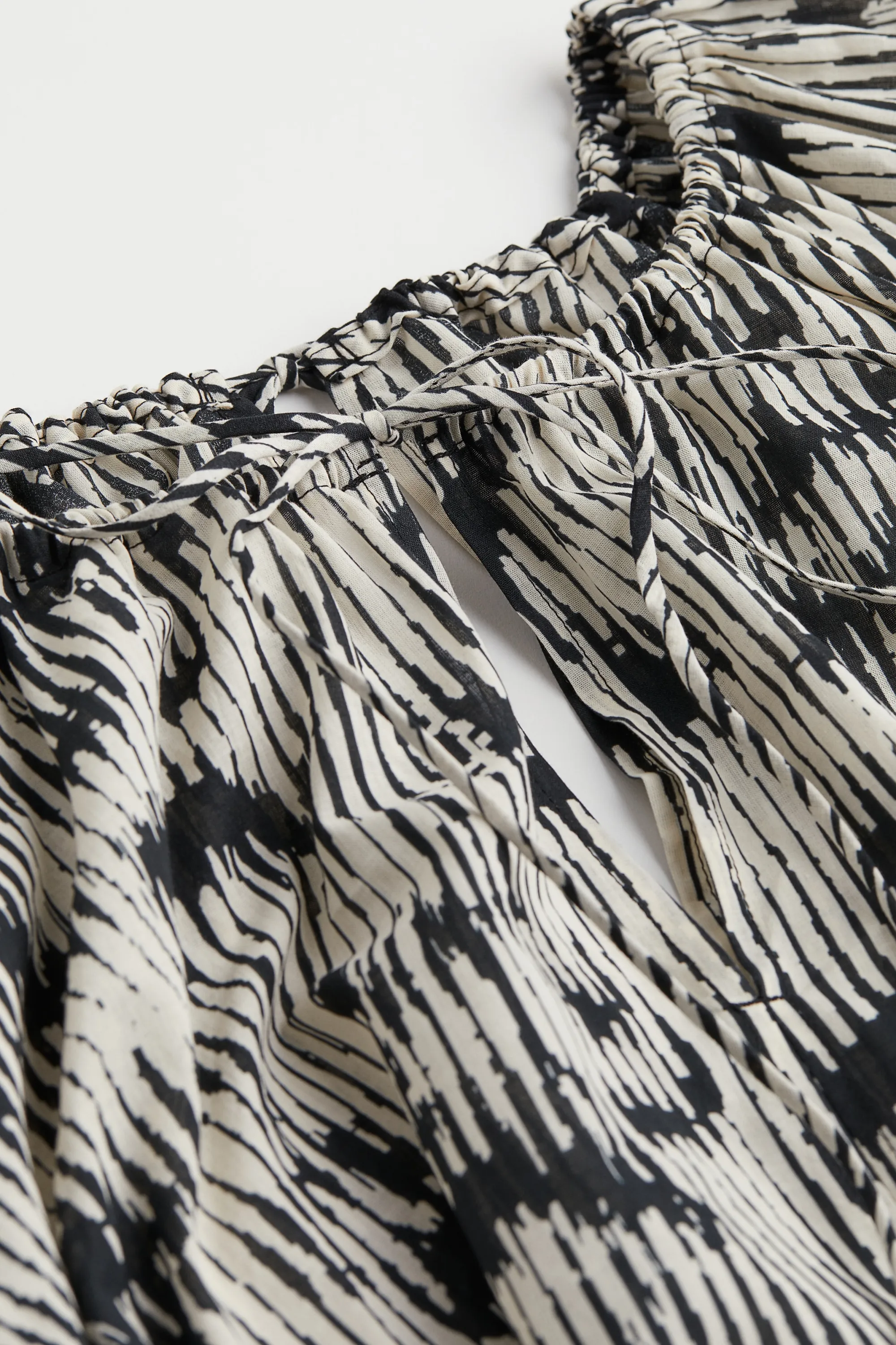 Robe avec ceinture à nouer - Crème/motif