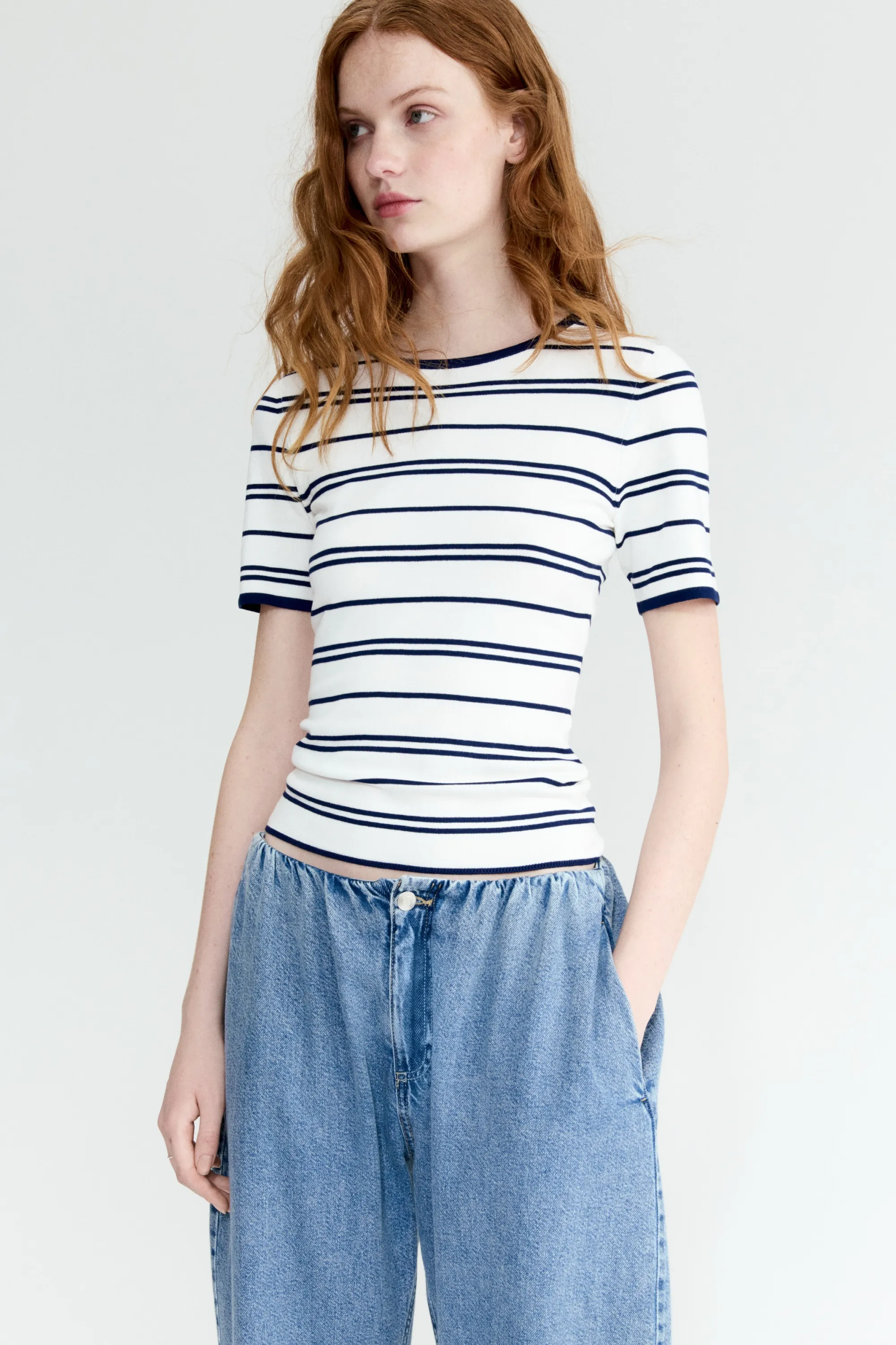 T-shirt en maille fine - Blanc/rayures bleues