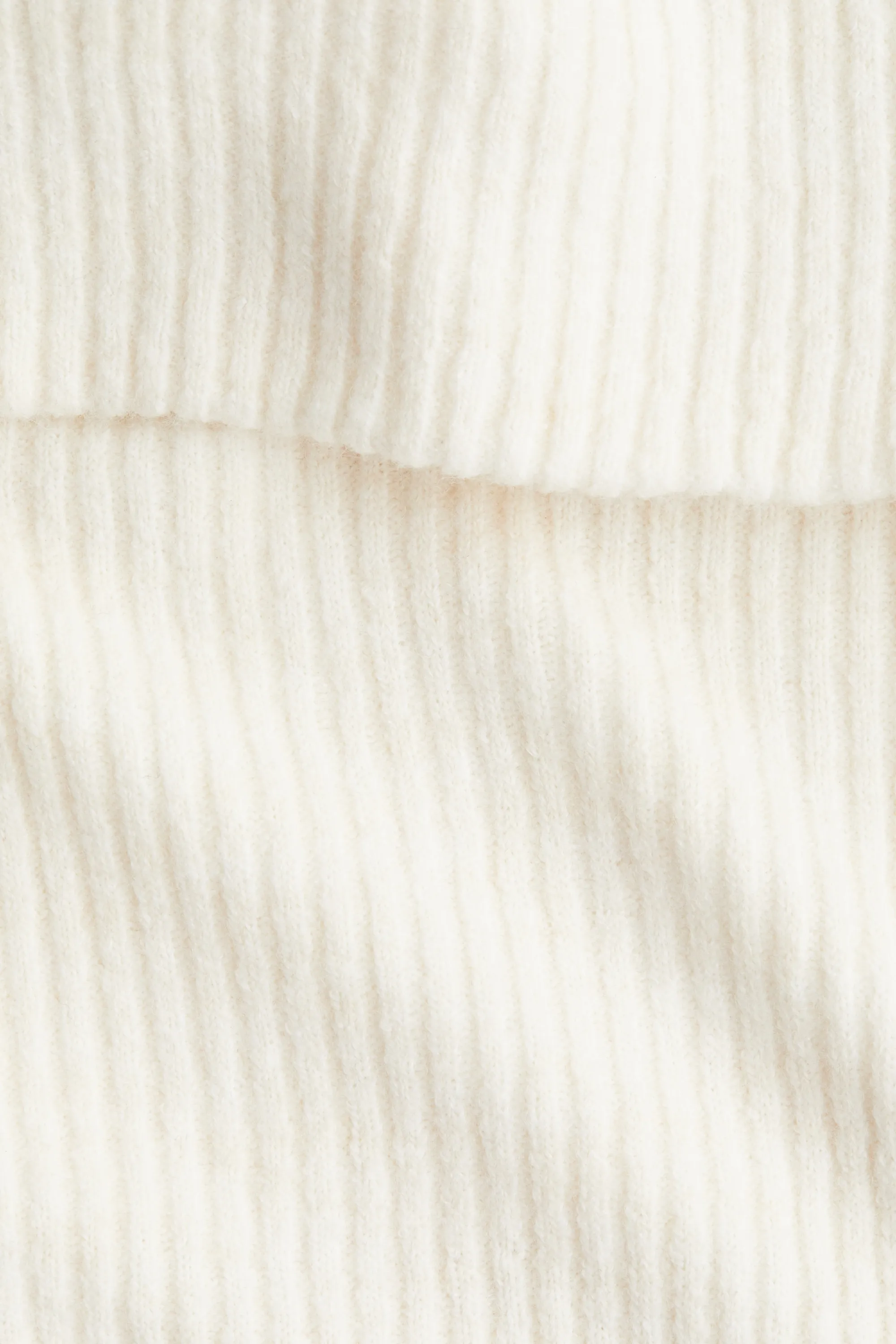 Top épaules nues en maille côtelée - Crème