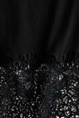 T-shirt avec dentelle - Noir — photo 4