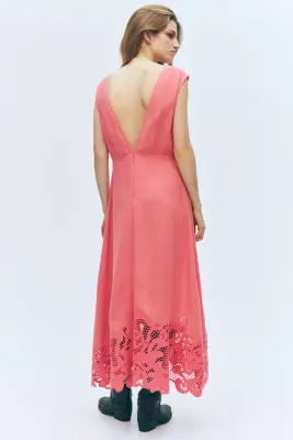 Robe avec broderie anglaise - Rose — photo 3