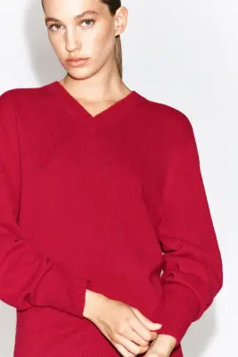 PULL COL EN V EN PUR CACHEMIRE SCULPTÉ - ROUGE — photo 2