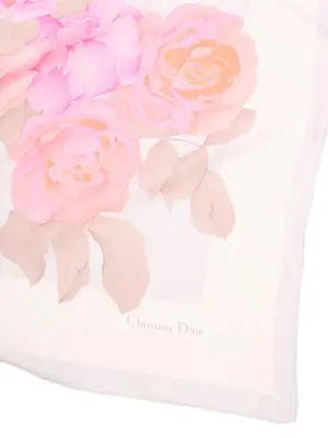 Foulard en soie gris détail fleurs rose Prix boutique 390€ Taille 76 x 76 — photo 2