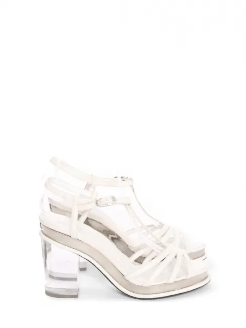 Sandales à talon en cuir blanc crème, acétate et argent Prix boutique 1200€ Taille 38