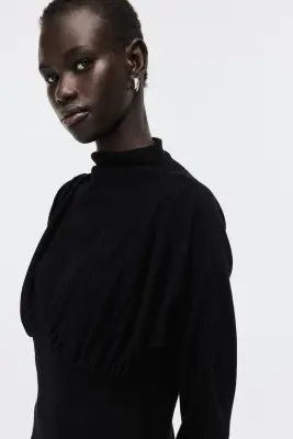 Robe froncée avec col cheminée - Noir — photo 1