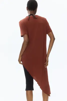 Long T-shirt asymétrique - Brun rouille — photo 3