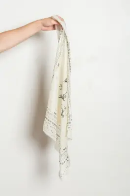 NITTO – BOUQUET PAISLAY FOULARD 65 x 65 – Off White — photo 3