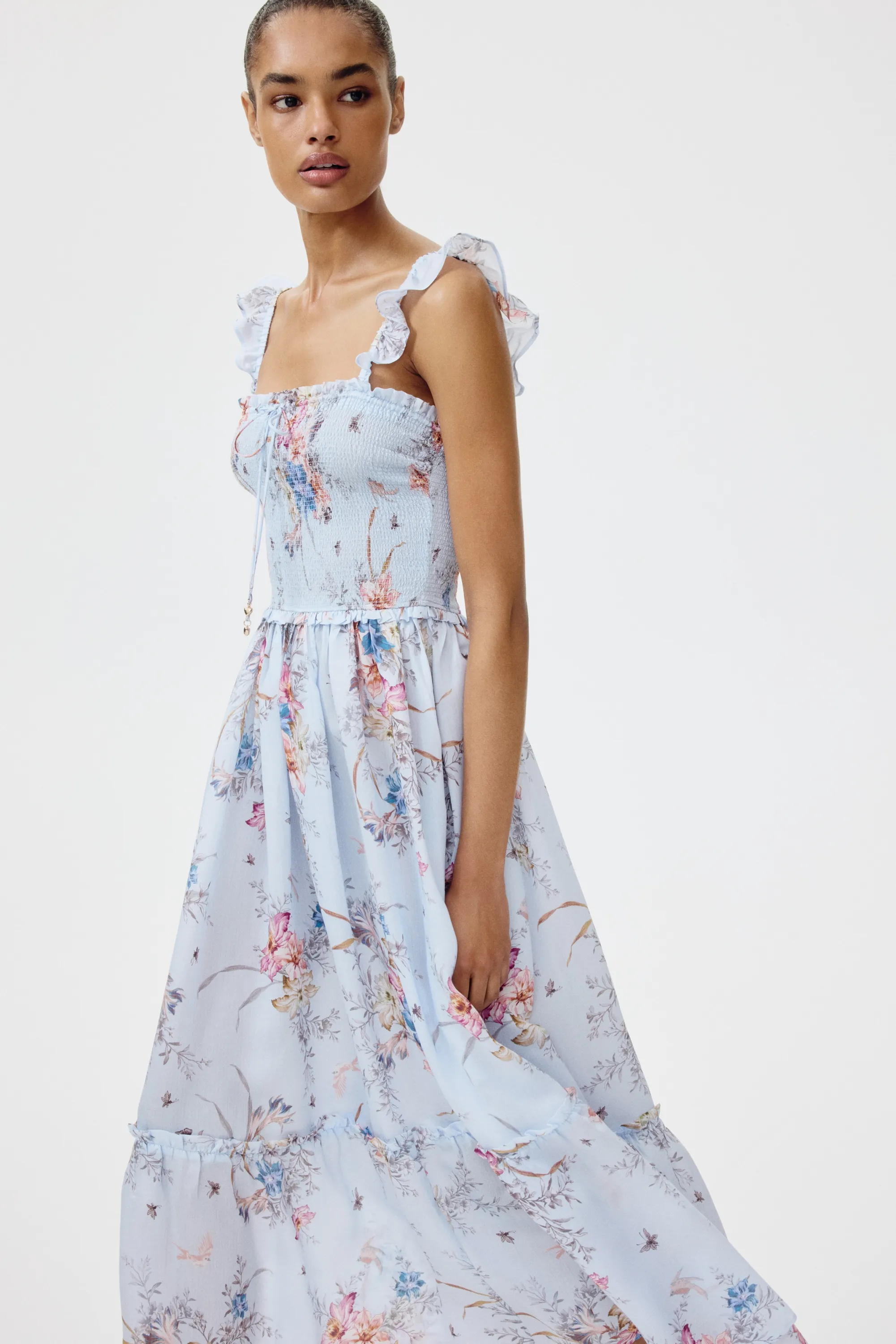Robe volantée avec corsage smocké - Bleu clair/fleuri