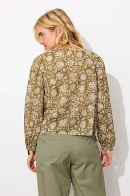 Blouse fleurie à plastron — photo 4