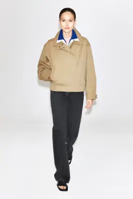 VESTE COURTE FAÇON TRENCH-COAT - SABLE — photo 2