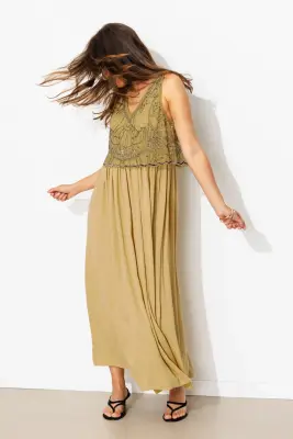 Longue robe perlée Femme — photo 3