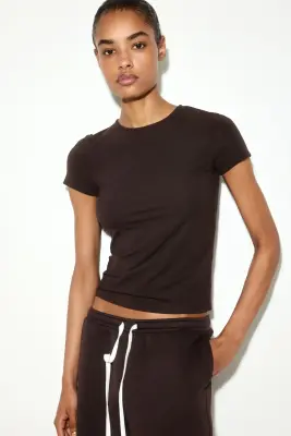 T-shirt ajusté en viscose - Marron foncé — photo 2