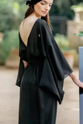 Robe kimono en soie noire semi-transparente — photo 1