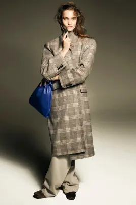 SAC BANDOULIÈRE À CORDON DE SERRAGE - CUIR - BLEU COBALT — photo 1