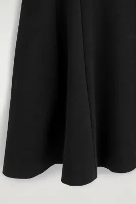 ROBE COURTE ÉVASÉE EN COTON SCULPTÉ - NOIR — photo 5