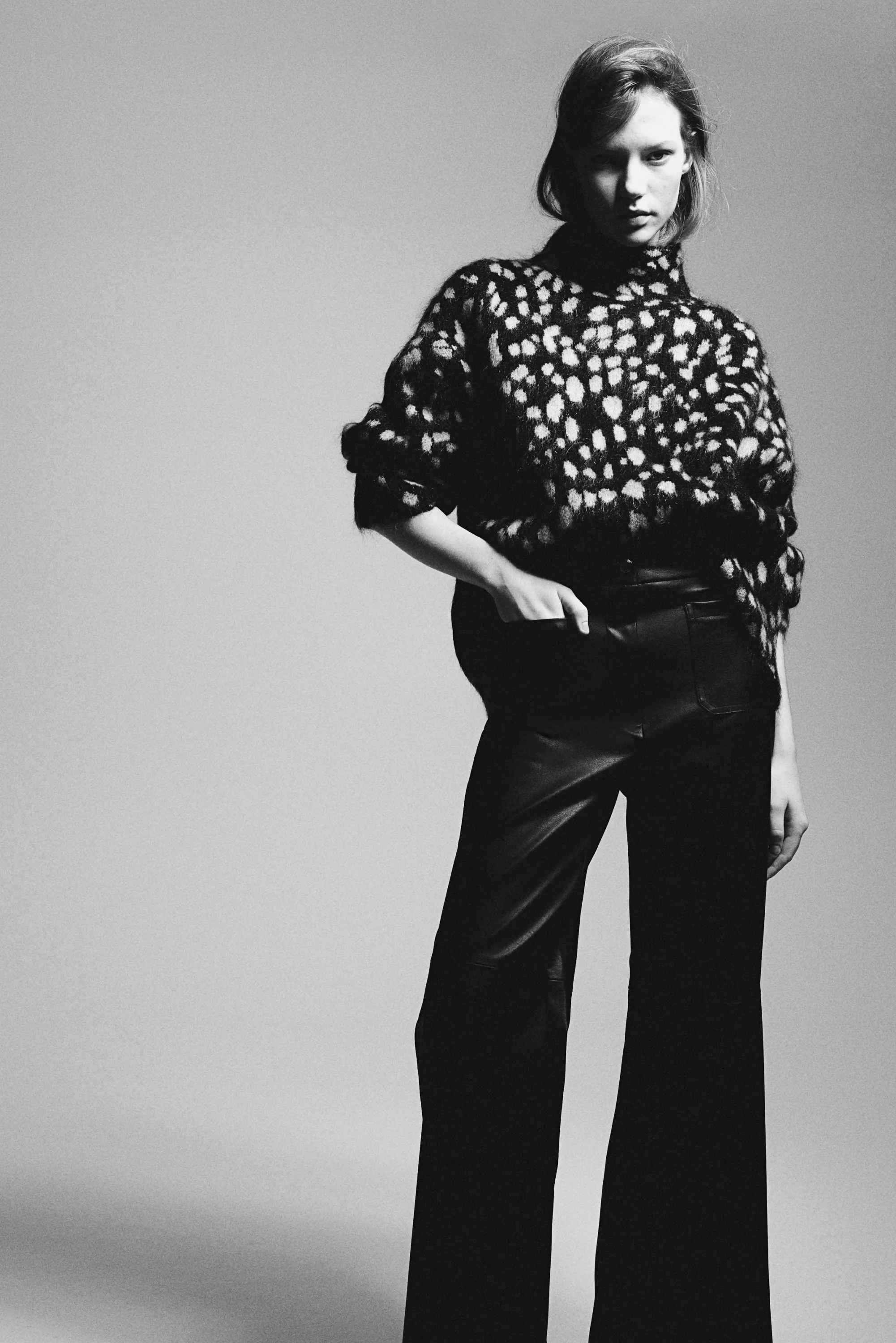 Pantalon évasé en tissu enduit - Noir