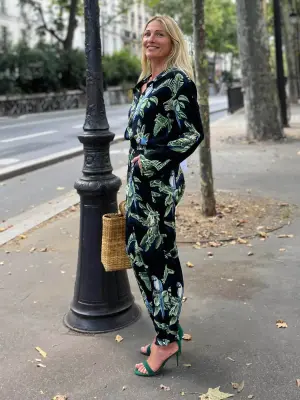 Sandales à talon fin et bride cheville en suede vert émeraude Prix boutique 690€ Taille 39 — photo 5