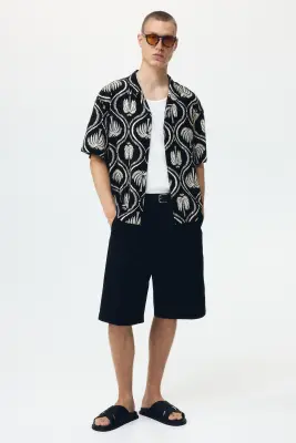 Chemise Relaxed Fit à col cubain - Noir/motif — photo 1