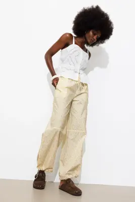 Pantalon parachute fleuri — photo 4
