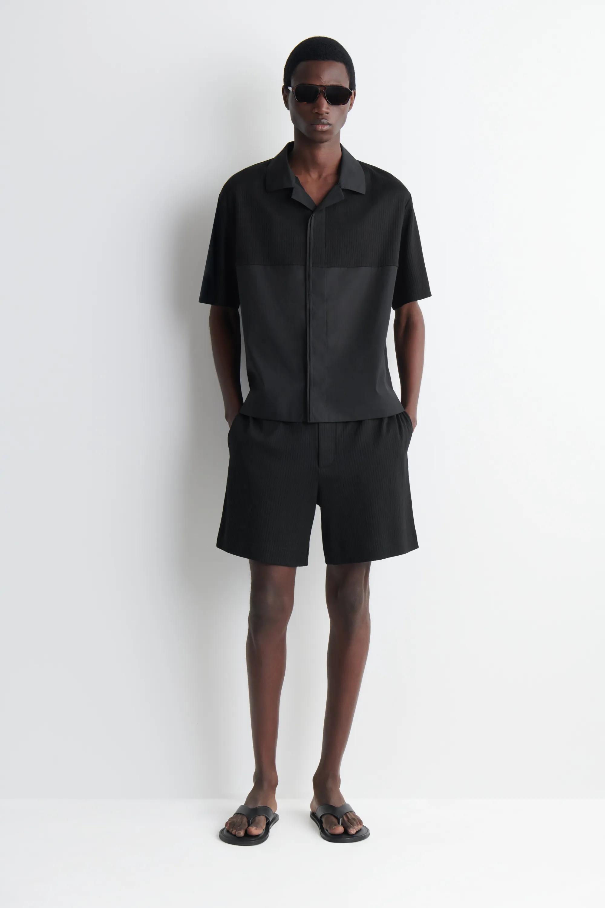 CHEMISE DÉCONTRACTÉE À PANNEAUX CONTRASTÉS - NOIR