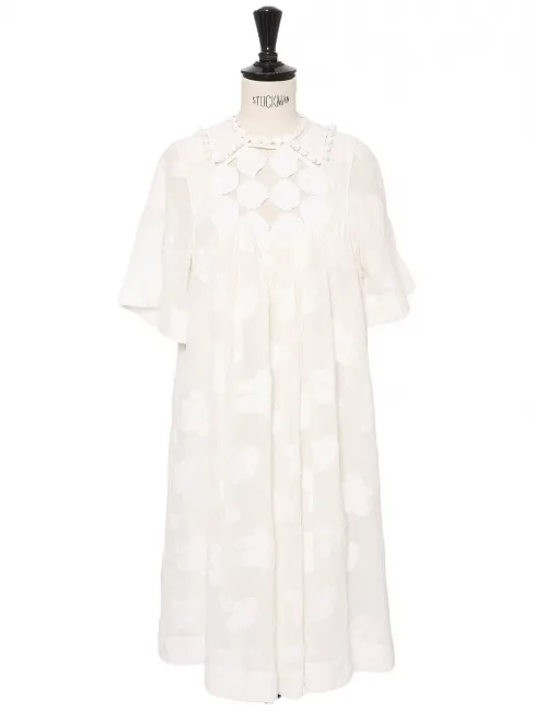 Robe babydoll été 2018 manches courtes en voile blanc et dentelle brodée de soie Prix boutique 2500€ Taille 36