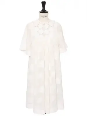 Robe babydoll été 2018 manches courtes en voile blanc et dentelle brodée de soie Prix boutique 2500€ Taille 36 — photo 1