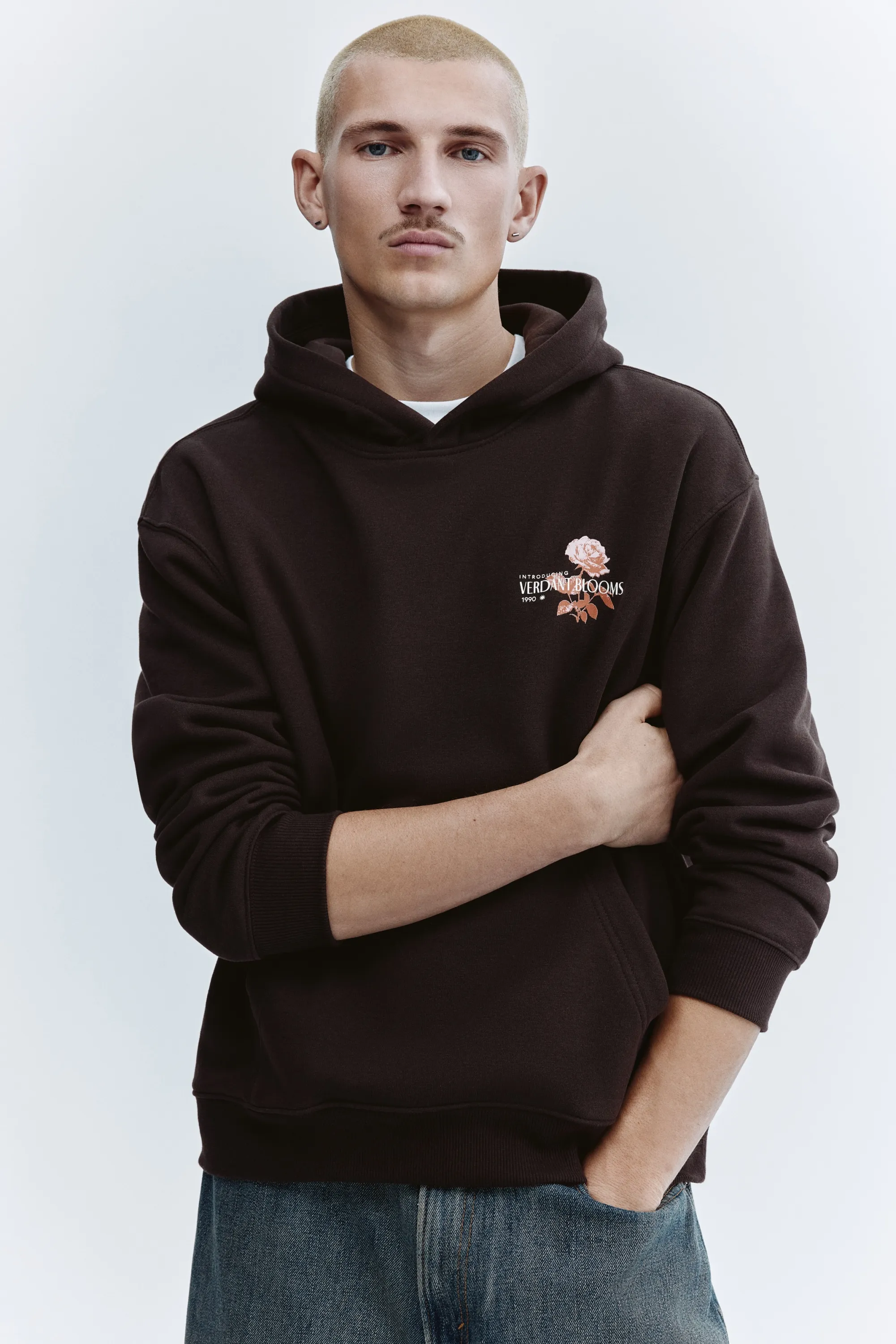 Hoodie imprimé Relaxed Fit - Marron foncé/Verdant Blooms