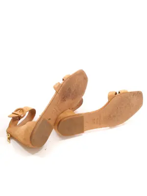 Sandales plates à bride cheville en suede marron camel Prix boutique 265€ Taille 39 — photo 5