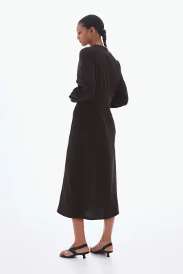 Robe avec ceinture à nouer - Marron foncé — photo 3