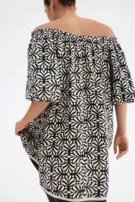 Robe avec détail à nouer - Noir/motif — photo 3