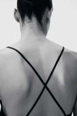 Top à bretelles fines avec broderie anglaise - Noir — photo 1