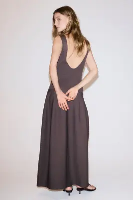 Robe en maille côtelée avec jupe tulipe - Marron foncé — photo 3