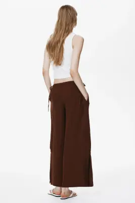 Pantalon en mousseline avec cordon de serrage - Marron — photo 3