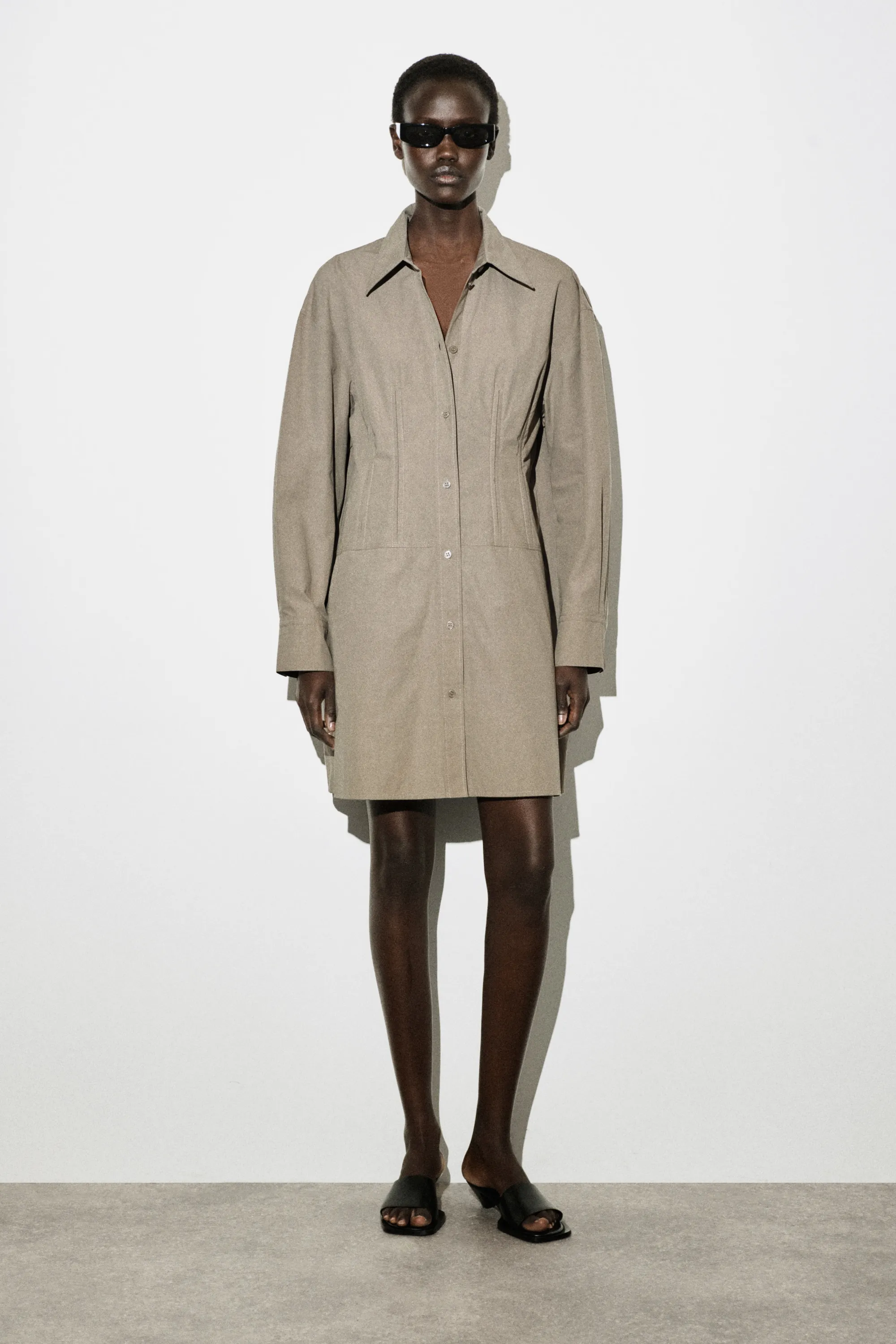 ROBE-CHEMISE CINTRÉE EN COTON - GRIS