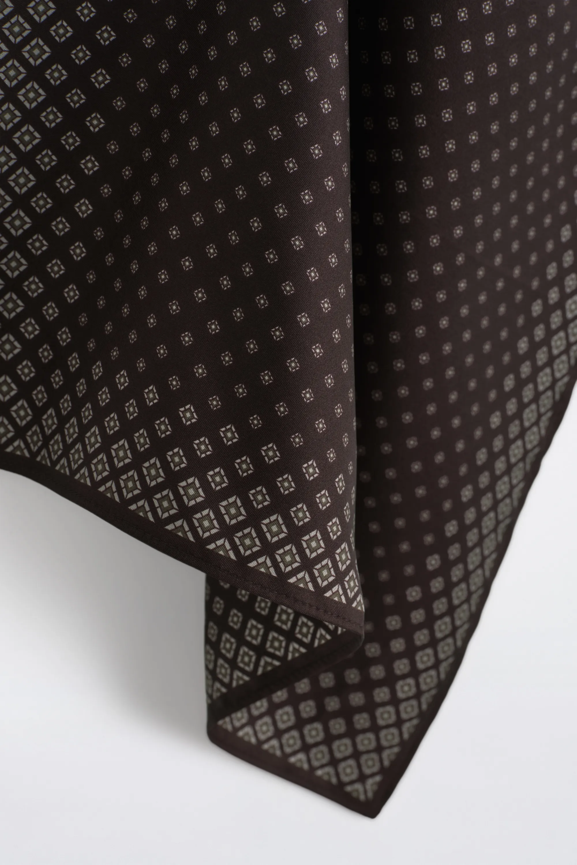 GEOMETRIC-PRINT MULBERRY SILK SCARF - BURGUNDY