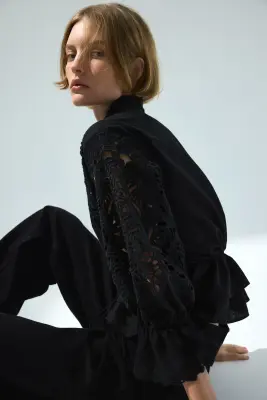 Blouse en lin mélangé avec broderie anglaise - Noir — photo 3