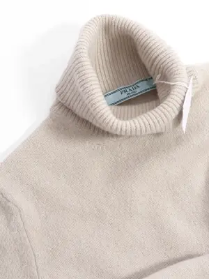 Pull col roulé en laine vierge gris clair Prix boutique 1300€ Taille XS — photo 2