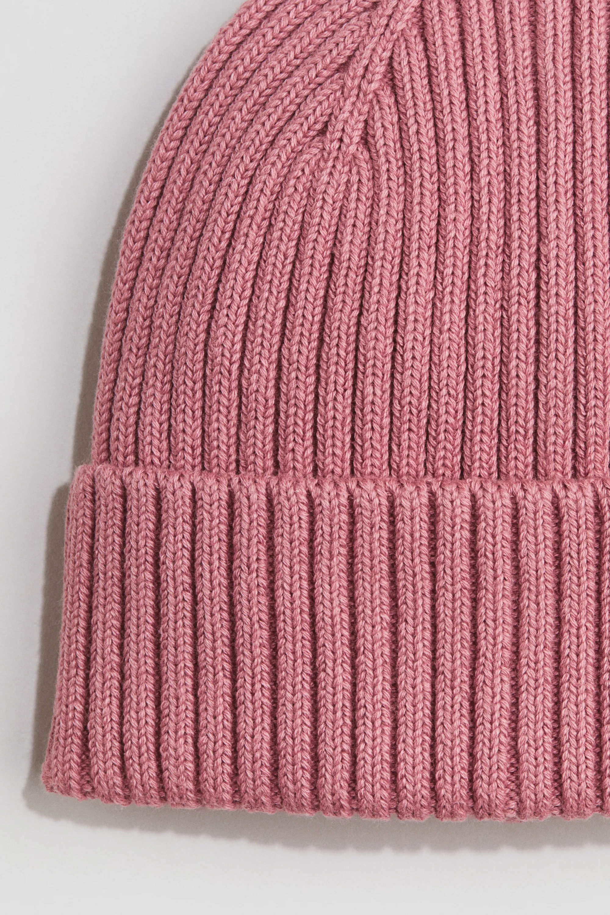 Bonnet en maille côtelée - Rose ancien